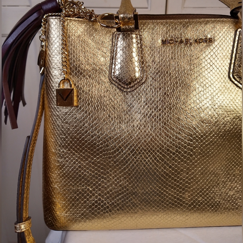 Michael Kors Gold Tote Bag - Picture 5 of 16
